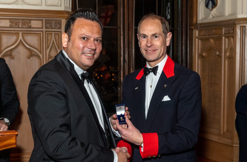  Duke of Edinburgh Vakfı’dan Mehmet Gültekin’e “Kraliyet Sonsuzluk Rozeti”